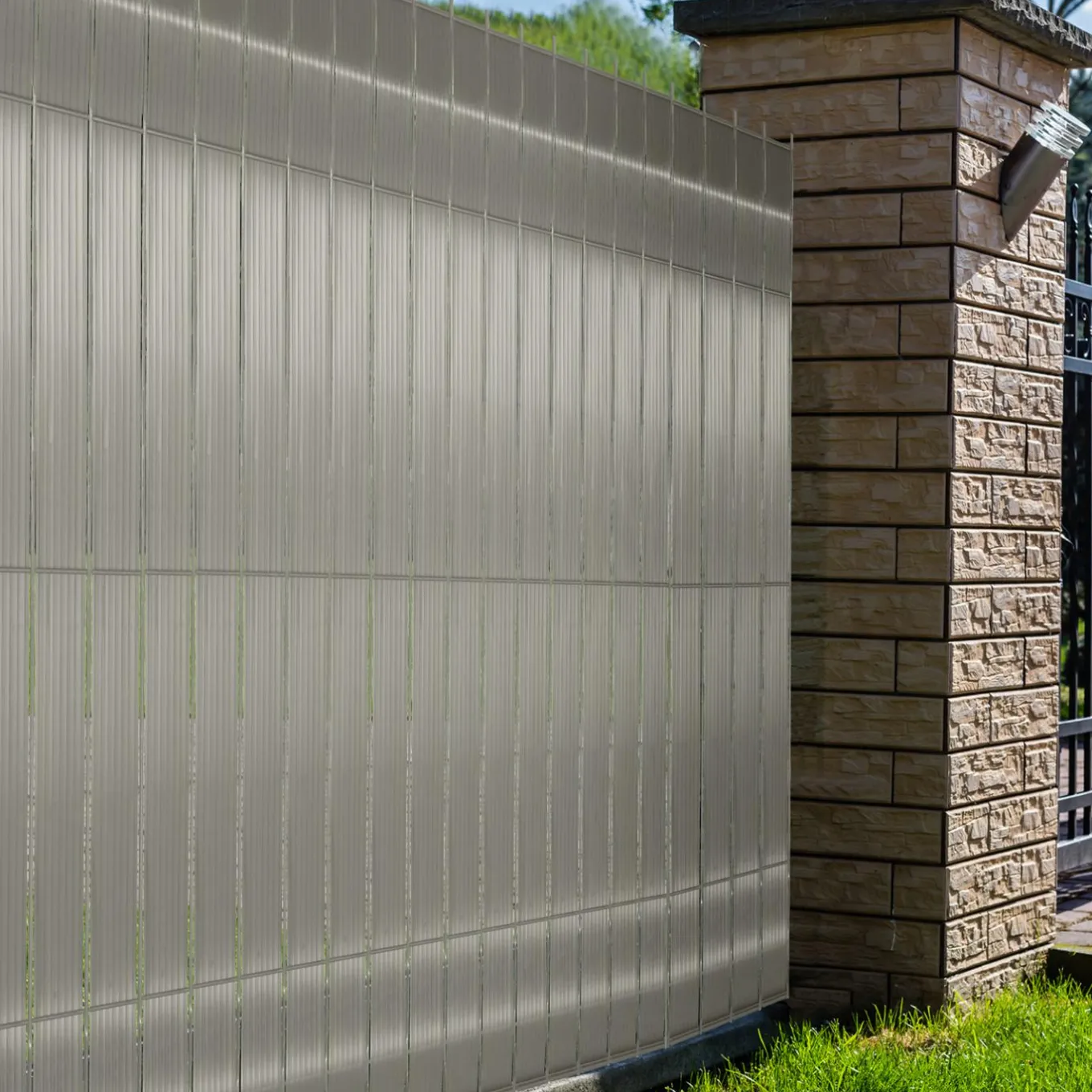 IDMarket Kit de lamelles d'occultation pour grillage rigide gris clair 60 m* Lamelles Occultantes
