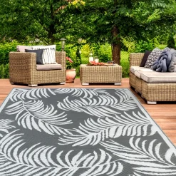 IDMarket Tapis extérieur terrasse motifs tropicaux gris et blancs 180 x 280 cm* Revêtement Sol Extérieur